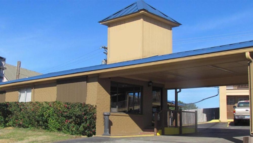 Xecutive Inn and Suites Image 24